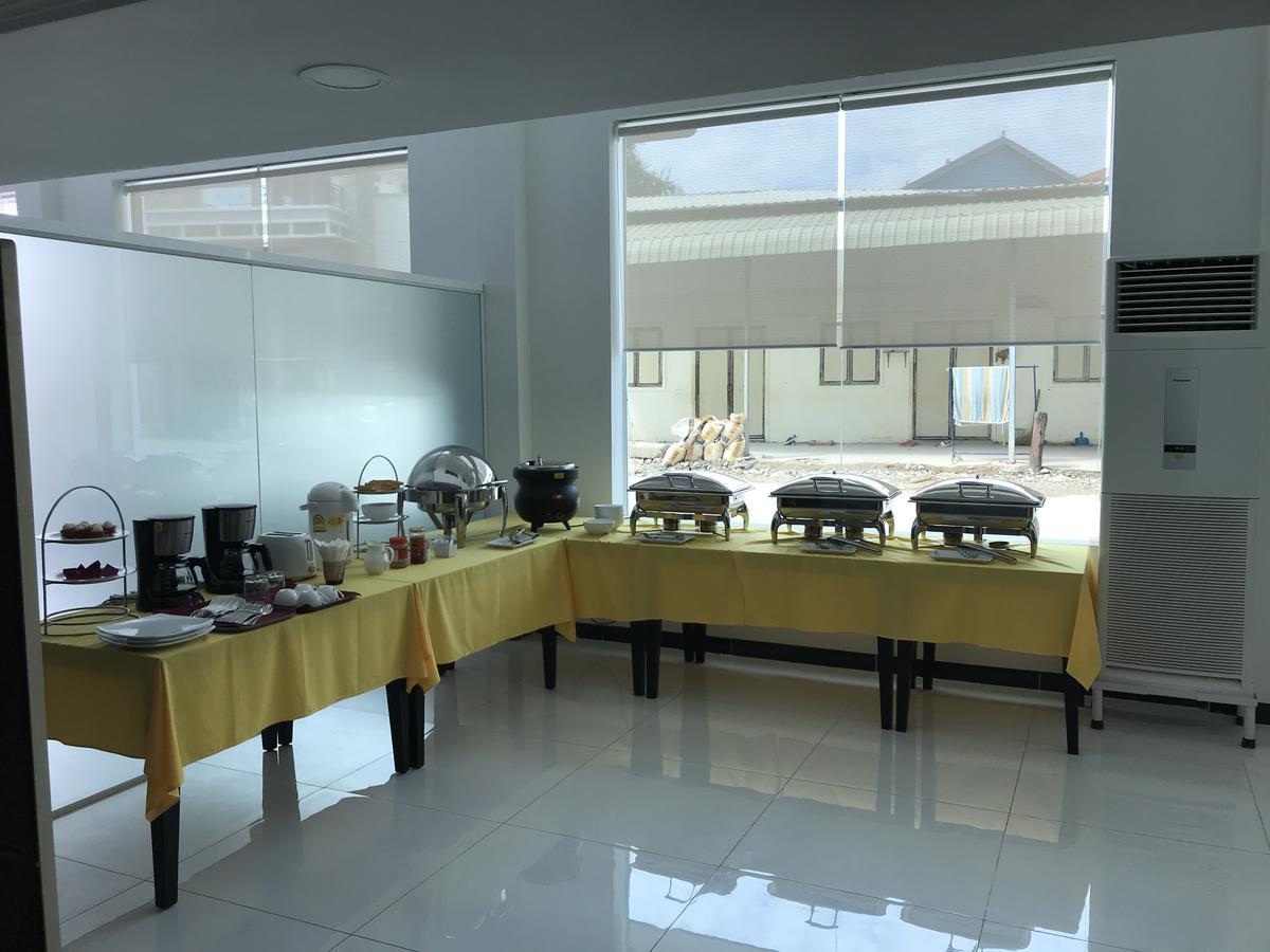 Apple Hotel Two - Near Phnom Penh Airport Екстериор снимка