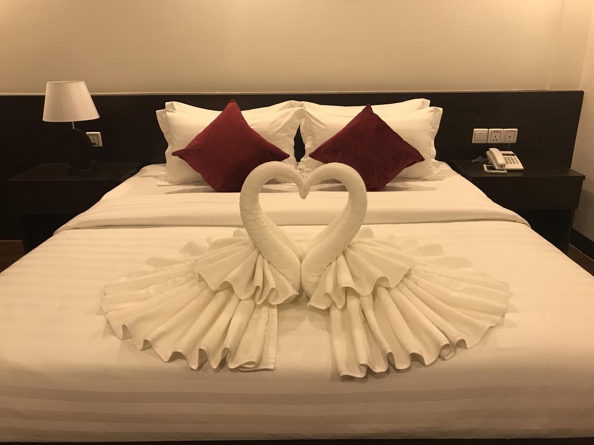 Apple Hotel Two - Near Phnom Penh Airport Екстериор снимка