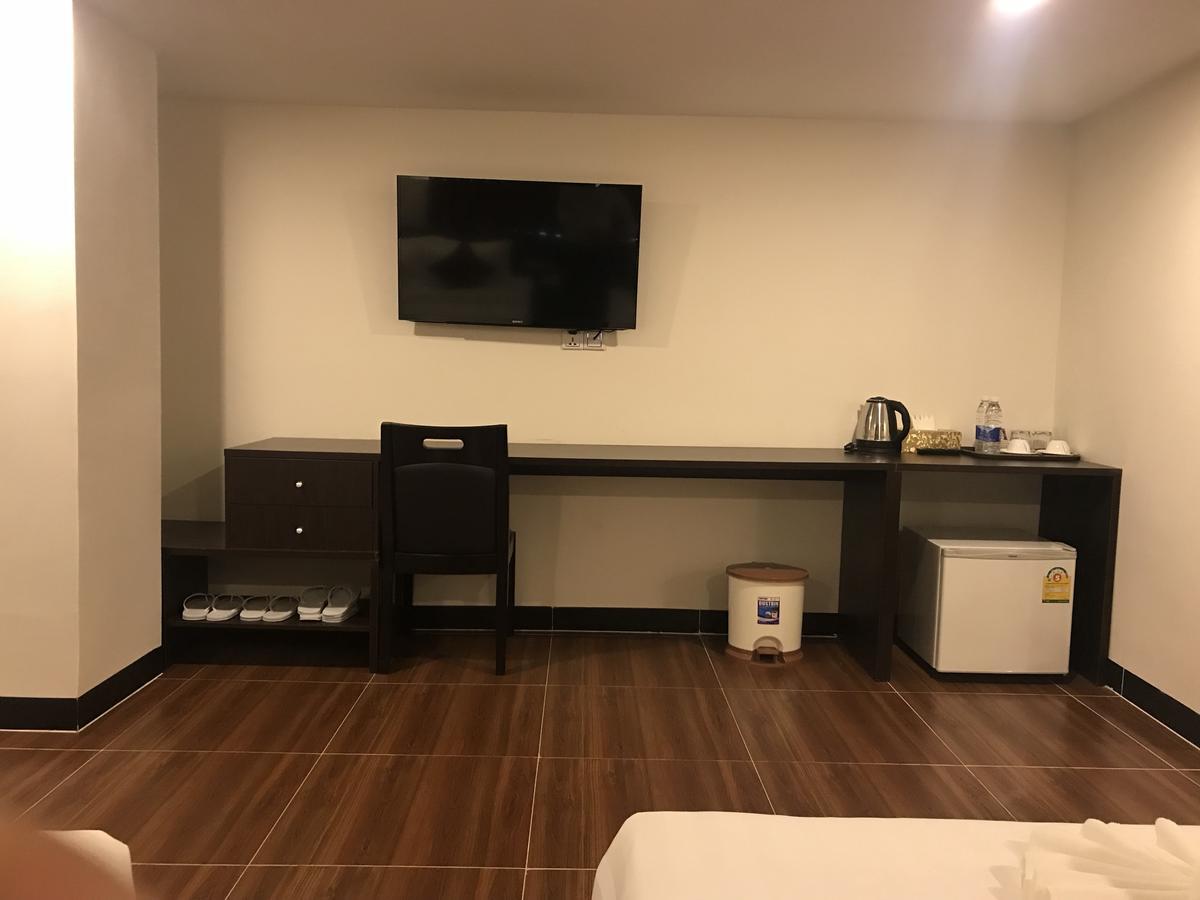 Apple Hotel Two - Near Phnom Penh Airport Екстериор снимка